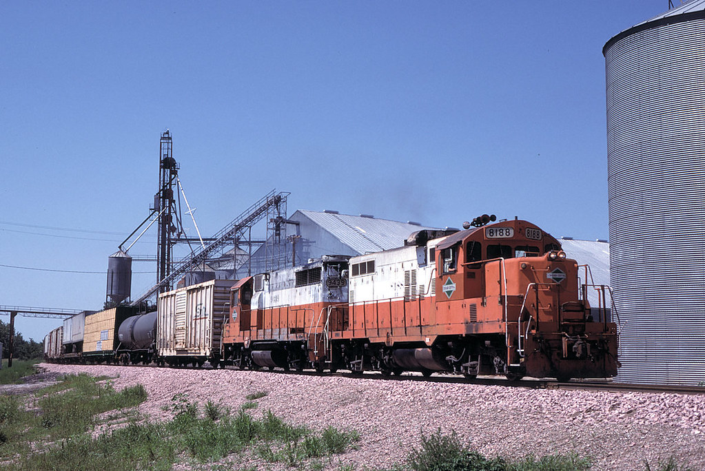CCP 8188, Woodbine, IA A Chicago Central and Pacific train… Flickr