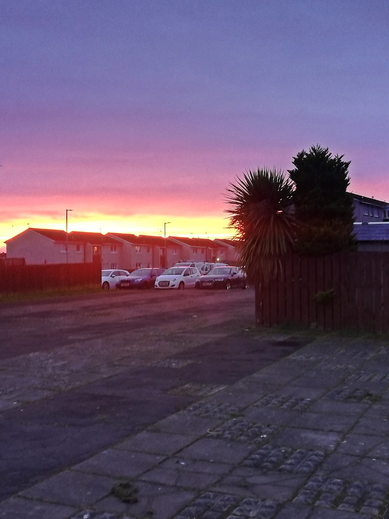 Scheme Sunset II Vanguard Way / Viscount Way in Renfrew. Bricheno Flickr