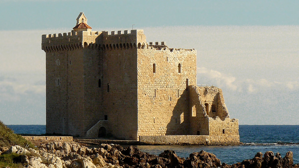 Tour fortifiée de l'abbaye de Lérins île St Honorat îles d… Flickr