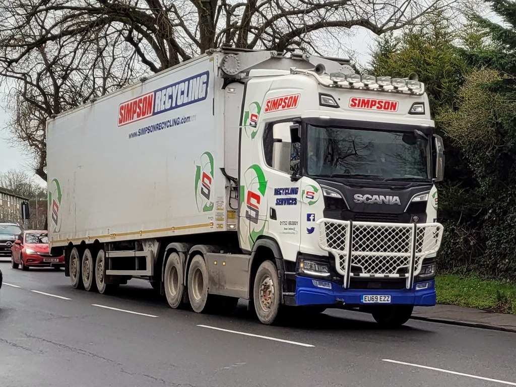 EU69EZZ on the Burghfield Road Reading Davis b Flickr