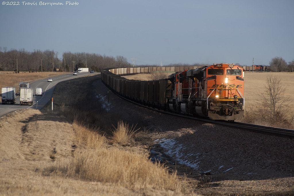 BNSF 9041 West near Seymour, Mo. Travis Berryman Flickr