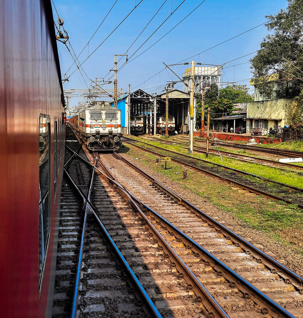 Scissor Crossing & Crossing! Scissor Crossing & Crossing… Flickr