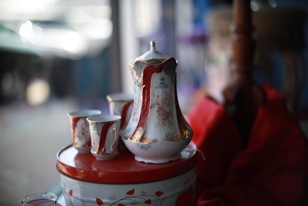 Teapot and teacups The Vintage Sunflower in Mocksville, NC… Flickr