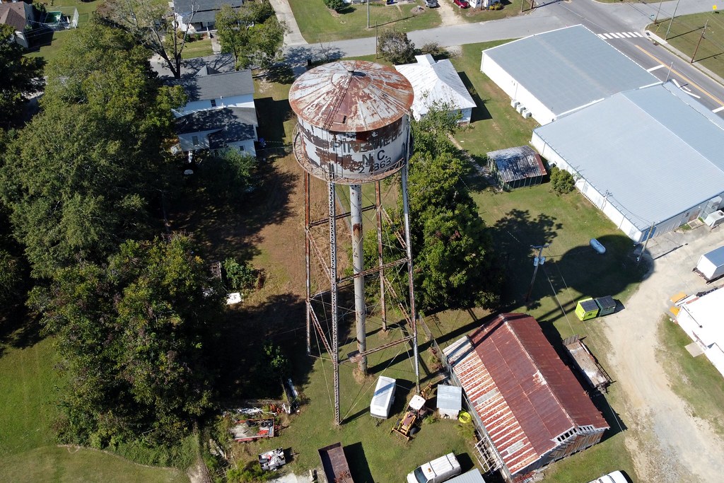Water tower in Pikeville, North Carolina [07] Vintage wate… Flickr
