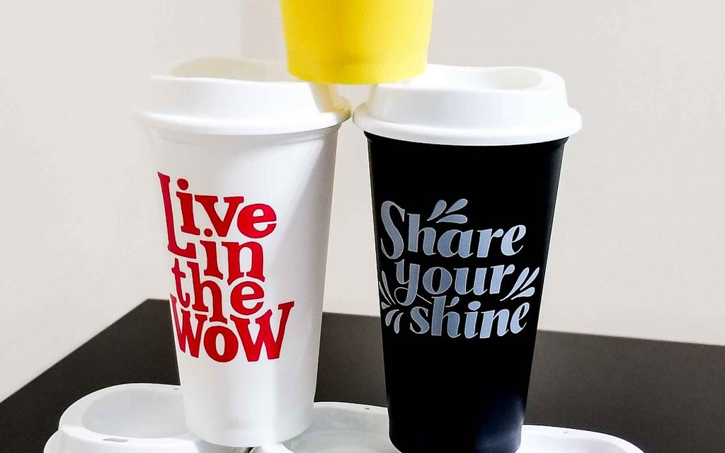 Can you put hot drinks in starbucks plastic tumbler? Flickr