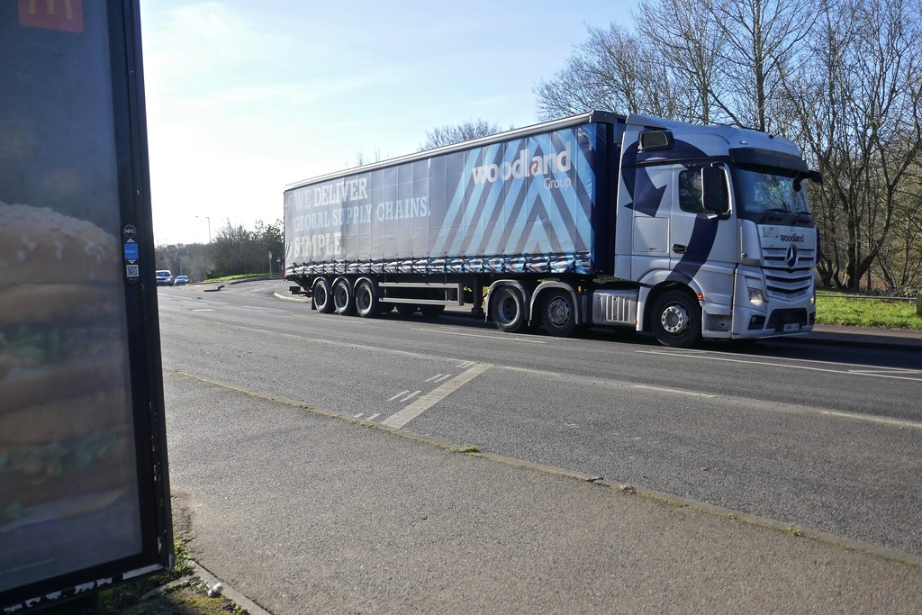 P1060362 Chelmsford based Woodland Group Mercedes Actros c… Flickr