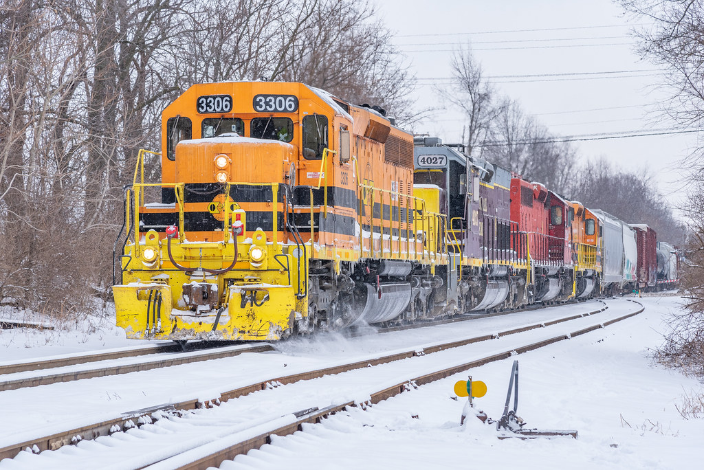 Kicking Up Snow at Blacklick Ohio Central's transfer run t… Flickr