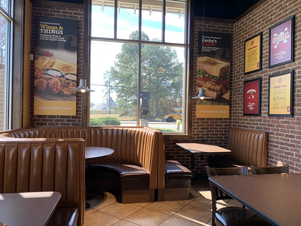 Zaxby's interior Zaxby's (3,905 square feet) 531 Oyster Po… Flickr