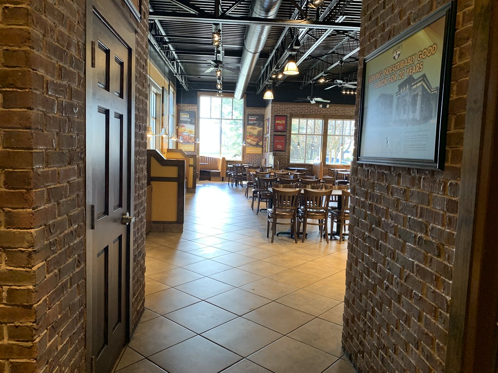 Zaxby's interior Zaxby's (3,905 square feet) 531 Oyster Po… Flickr