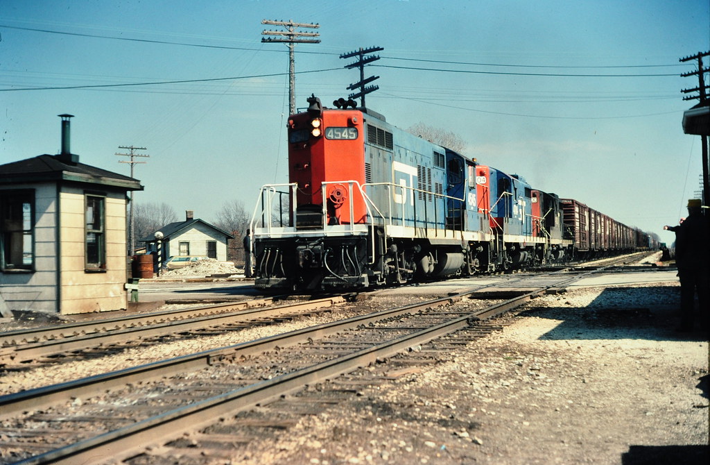 GTW GP9's at Griffith Ind April 1975 Its April 1975 were … Flickr