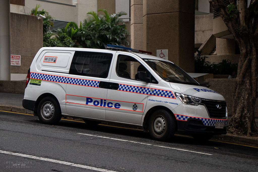 QPS 547ZUD Queensland Police Service Hyundai iLoad on Mary… Flickr