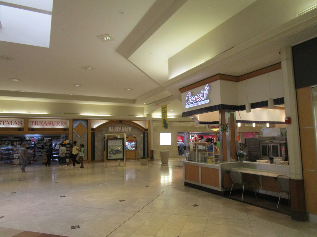 Oakdale Mall Johnson City, NY. August 2021. … Flickr