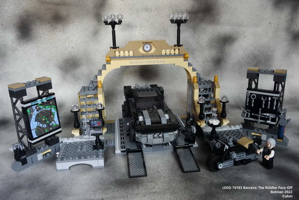 LEGO 76183 Batcave The Riddler FaceOff LEGO 76183 Batcav… Flickr