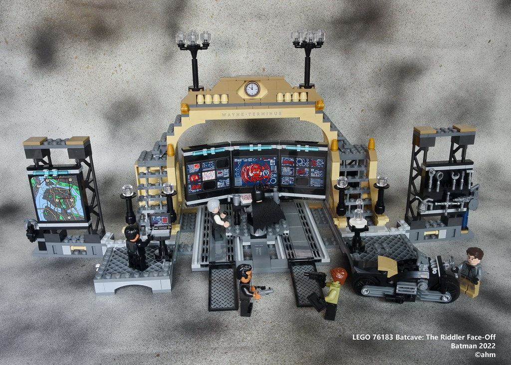 LEGO 76183 Batcave The Riddler FaceOff LEGO 76183 Batcav… Flickr
