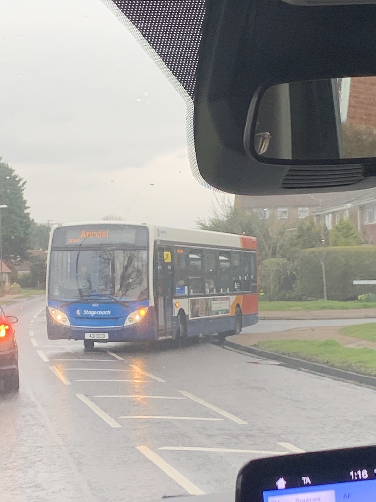 STAGECOACH SOUTH WORTHING 36021 WORKING ON ROUTE 9 via HOL… Flickr