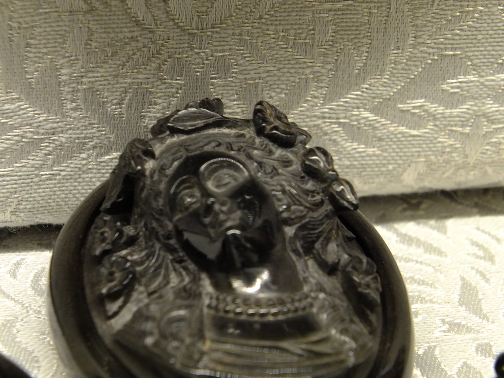 Cameo Carvings In the 1870's a group of Italy's finest she… Flickr