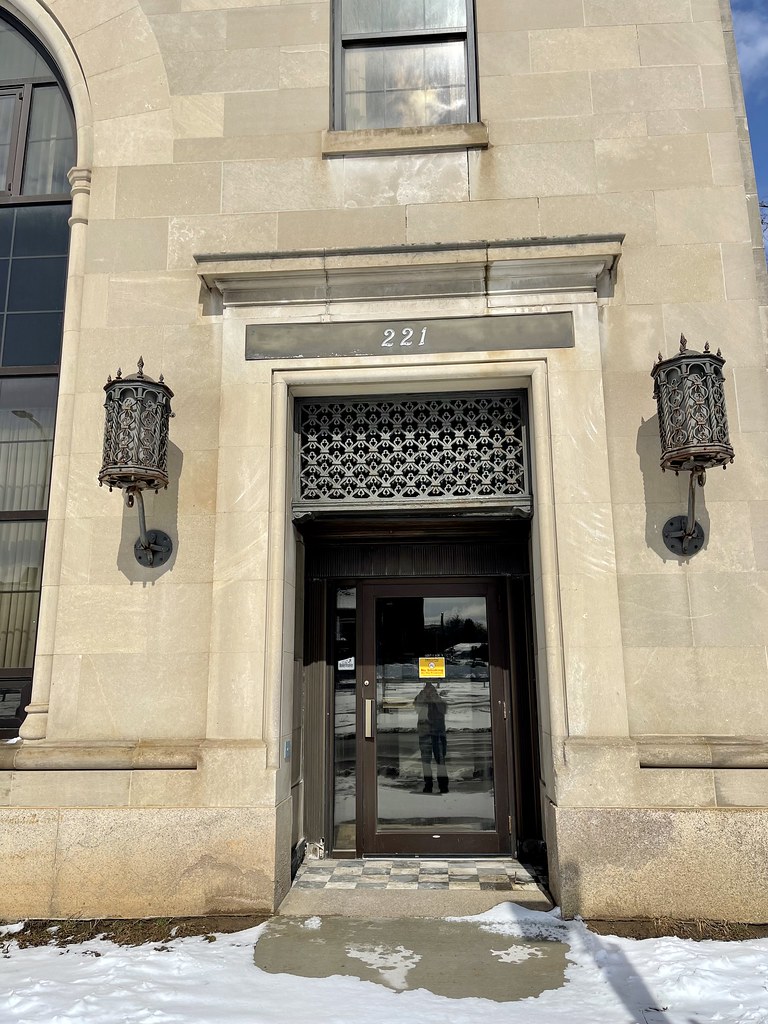 Entryway of Utica Observer Dispatch Building. Utica, New Y… Flickr