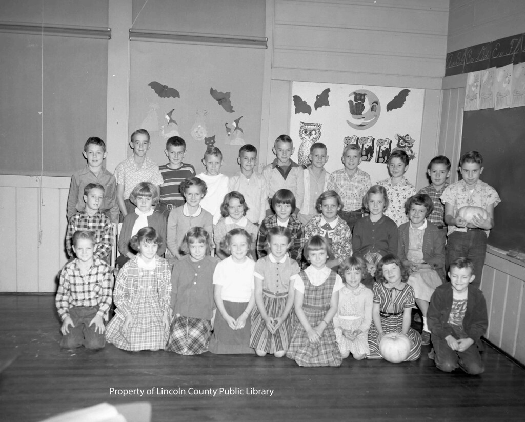 Loyd Star School 1954 27 LLF archives2 Flickr