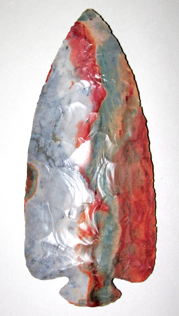 Flintknapped arrowhead (Vanport Flint, Middle Pennsylvanian; Roy