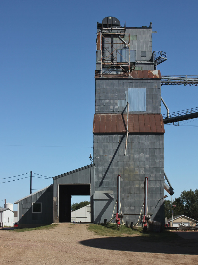 Grain Elevator Humboldt, SD Tom McLaughlin Flickr