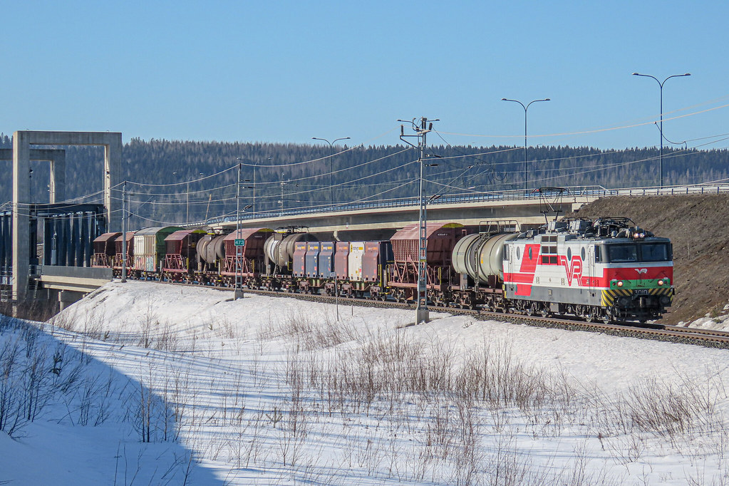 T 58825 An exceptional freight train number 58825 going to… Flickr
