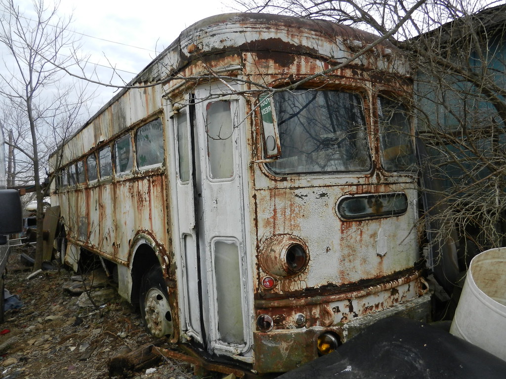 exU.S. Army 20933143 Bourbon Auto Salvage Lexington, KY… Flickr