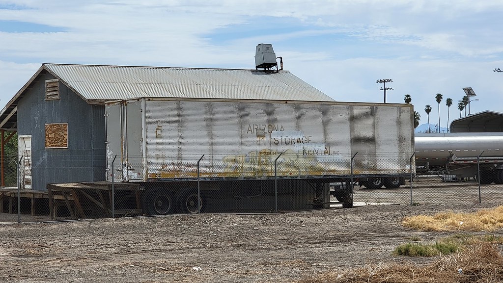 Arizona Storage Rental Inc. Outside of R&R Mini Mart, Blyt… Flickr