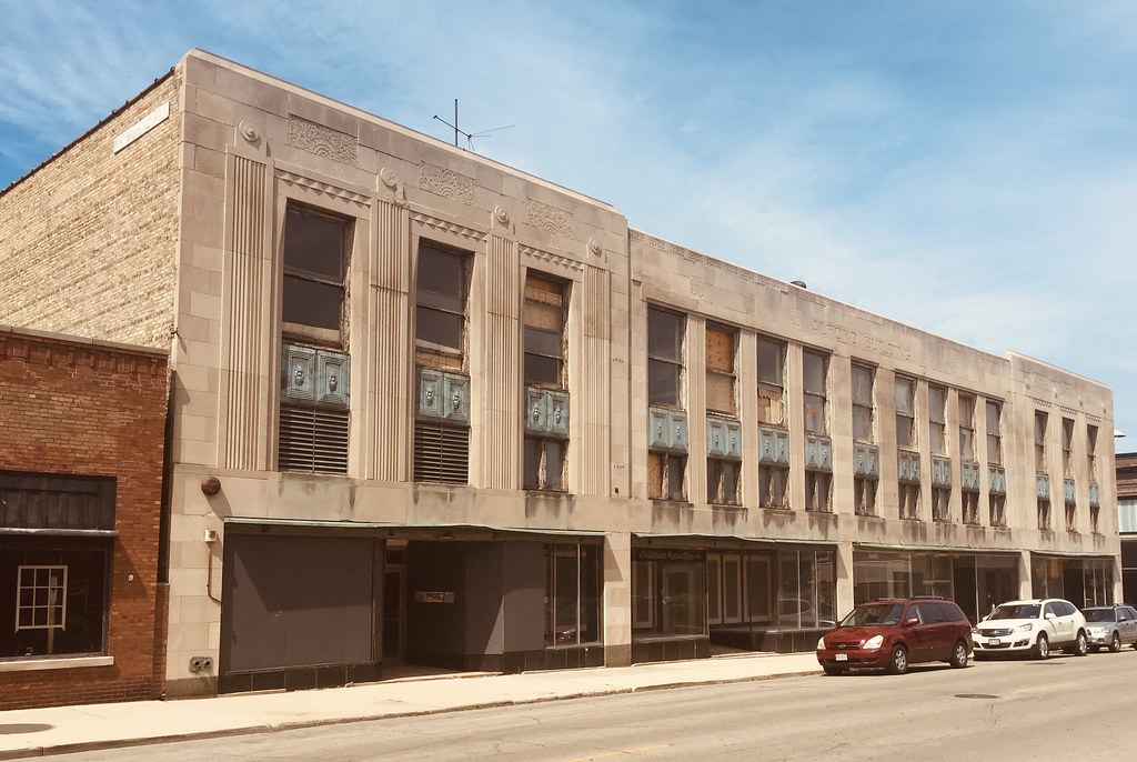 Commercial Building, Kenosha, Wisconsin *Hajee Flickr