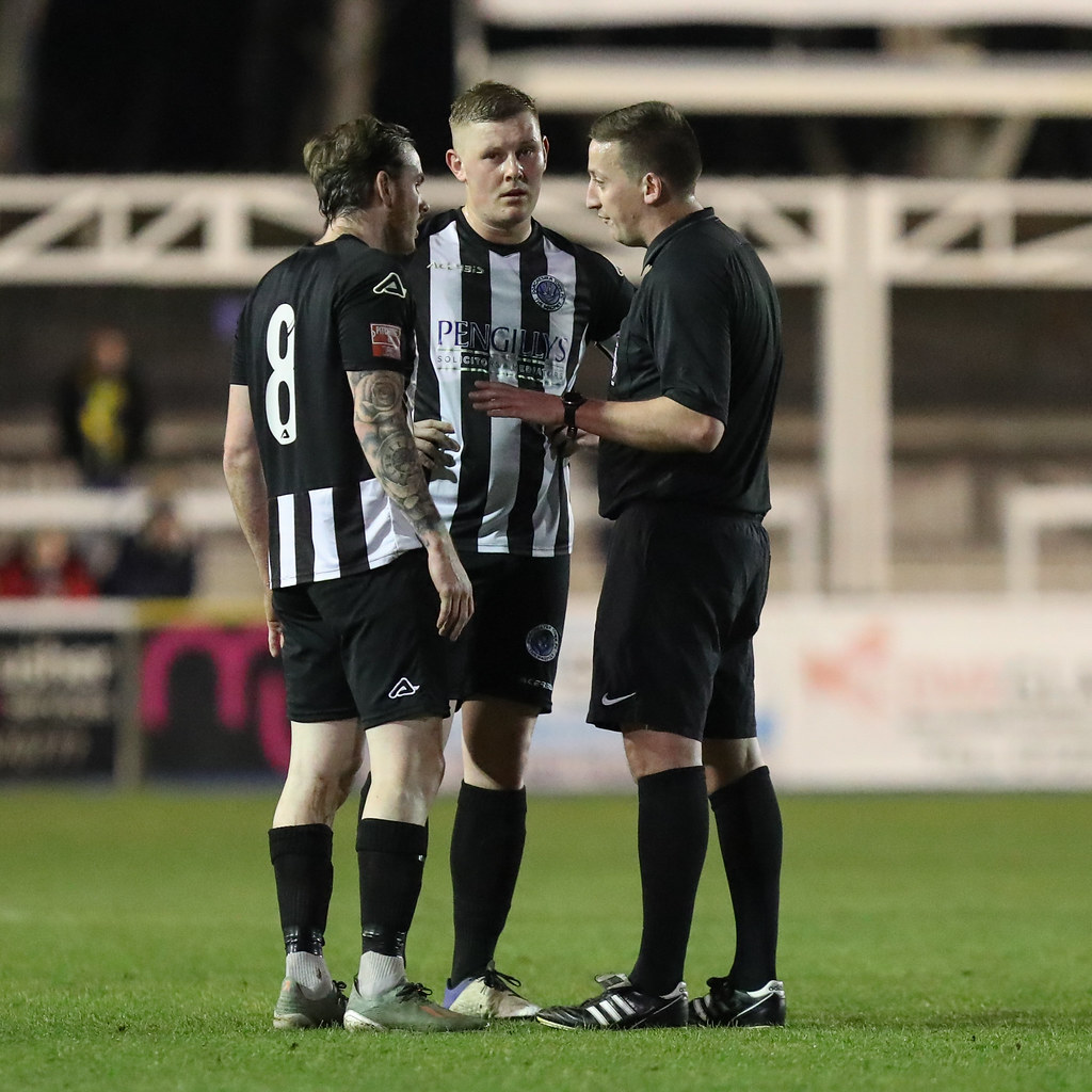 Farnborough FC and Dorchester Town FC during the Southern … Flickr