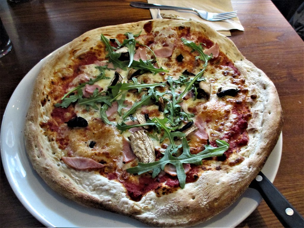 Teignmouth Jolie Brise Ham and Mushroom Pizza 8" Not bad a… Flickr