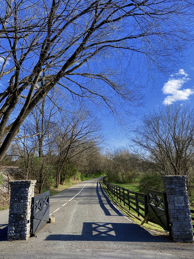 Ravenswood Farm Entrance Chad Canupp Flickr