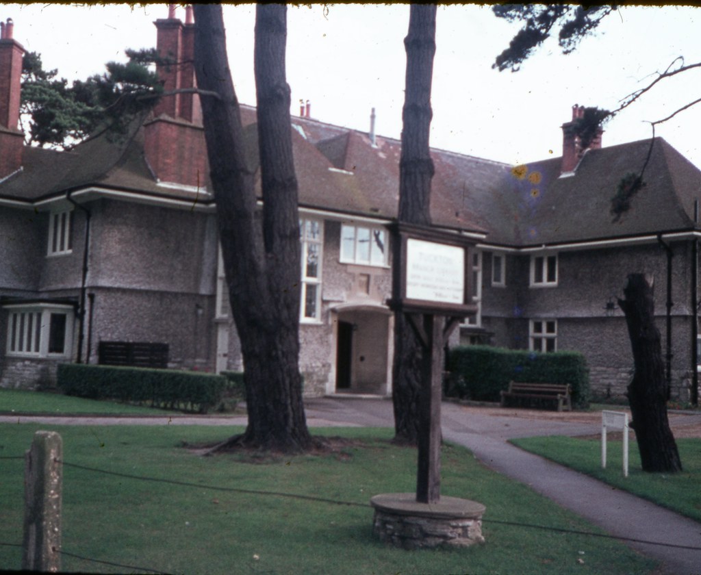 Broom Close (Tuckton Library), Wick Lane, Bournemouth, Dorset a photo