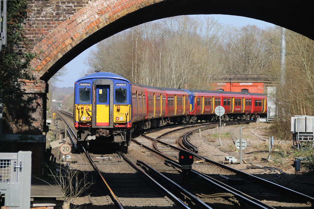 455725 Effingham Junction 26322 Ian Buck Flickr