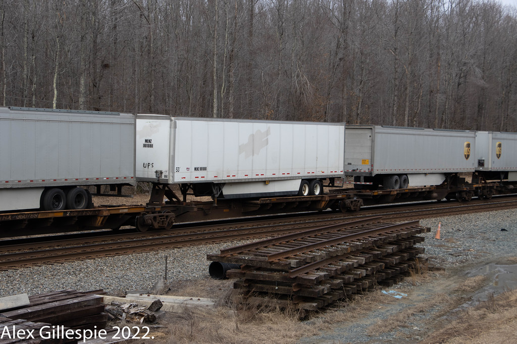 Heartland express Heartland Express Trailer Heads south on… Flickr