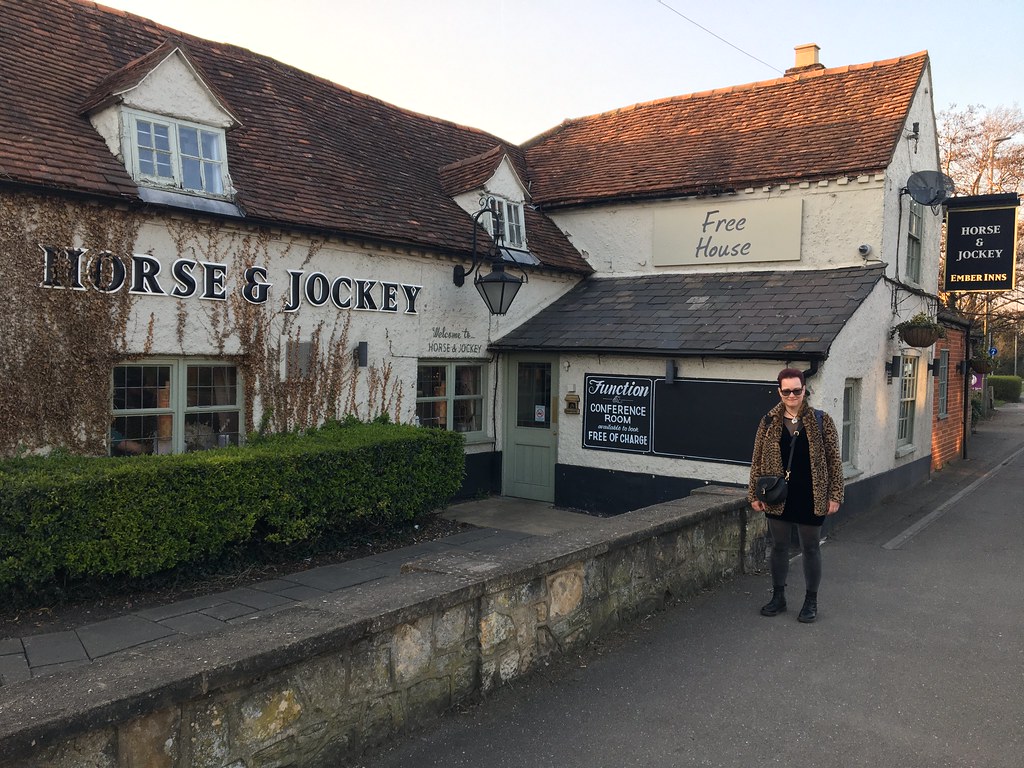Horse and Jockey The one nice pub in Aylesbury! Martin Walker Flickr