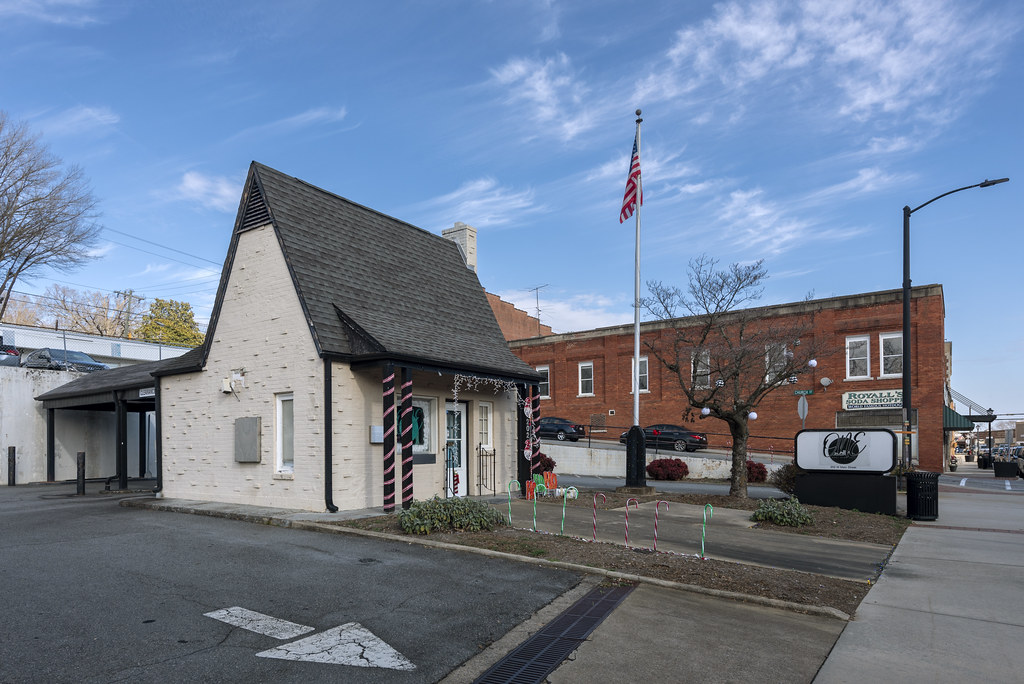 Pure Oil Station, Elkin, NC 202 W. Main St. There've been … Flickr