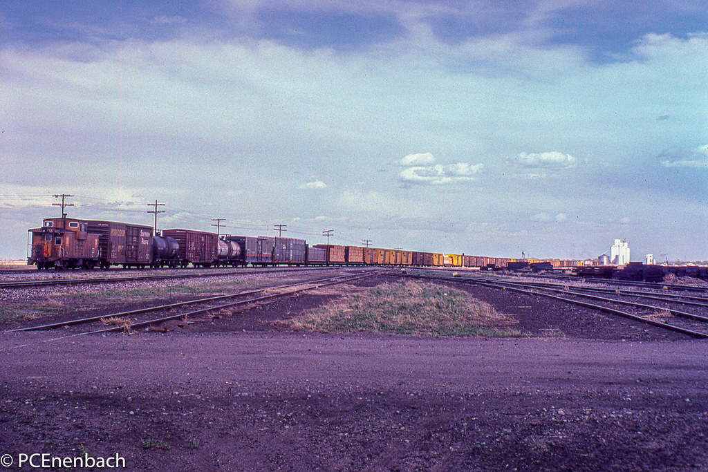 Horace, Kansas, 18APR'85 UP eastbound DRGW freight with 66… Flickr