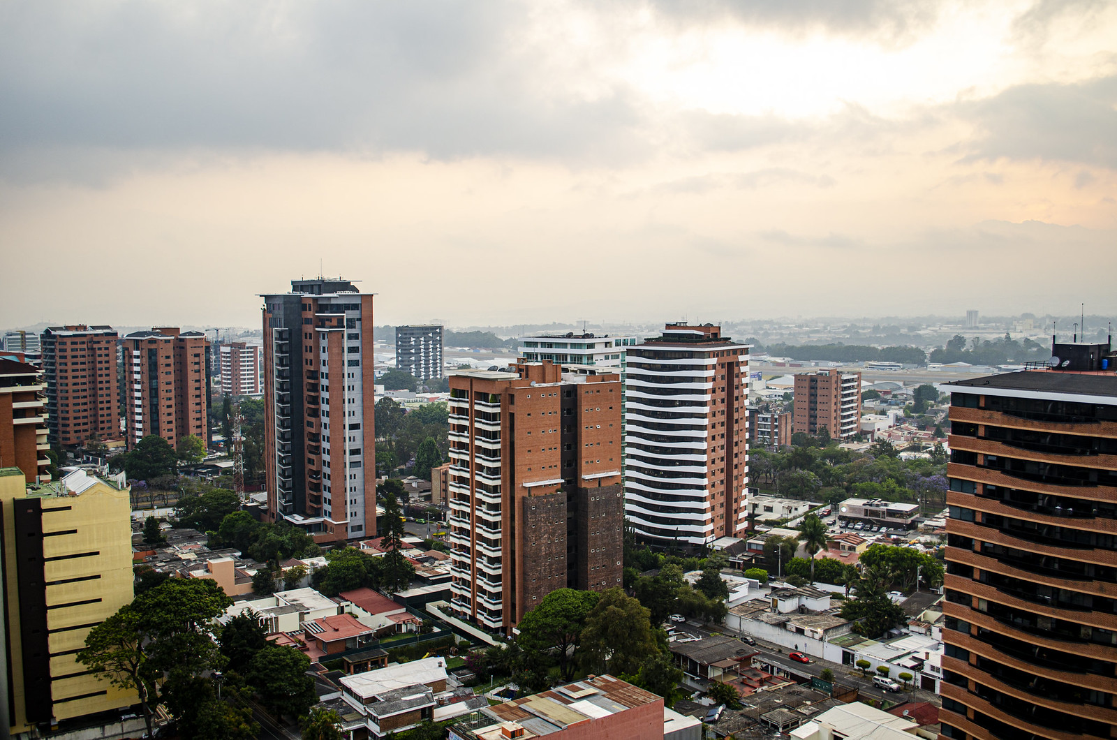 ZONA 14 Skyline Cd. de Guatemala Page 71 SkyscraperCity Forum