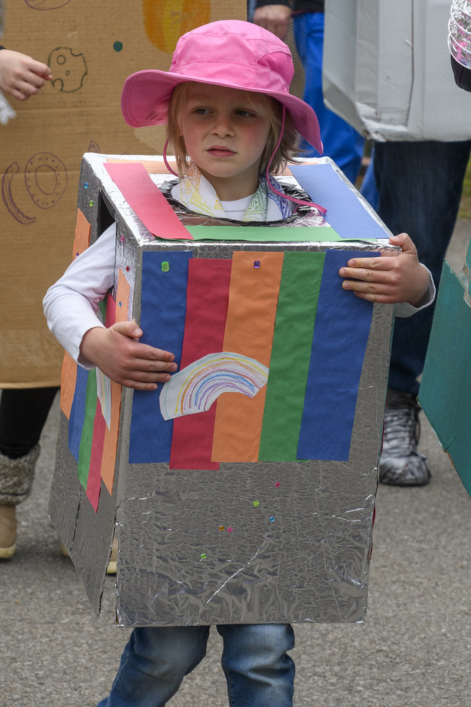 April 02, 2022 electric avenue robot parade DX7_7851 Flickr