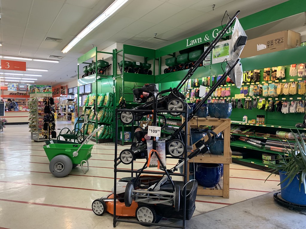 Taylor's Do It Center interior Taylor's Do It Center 475H… Flickr