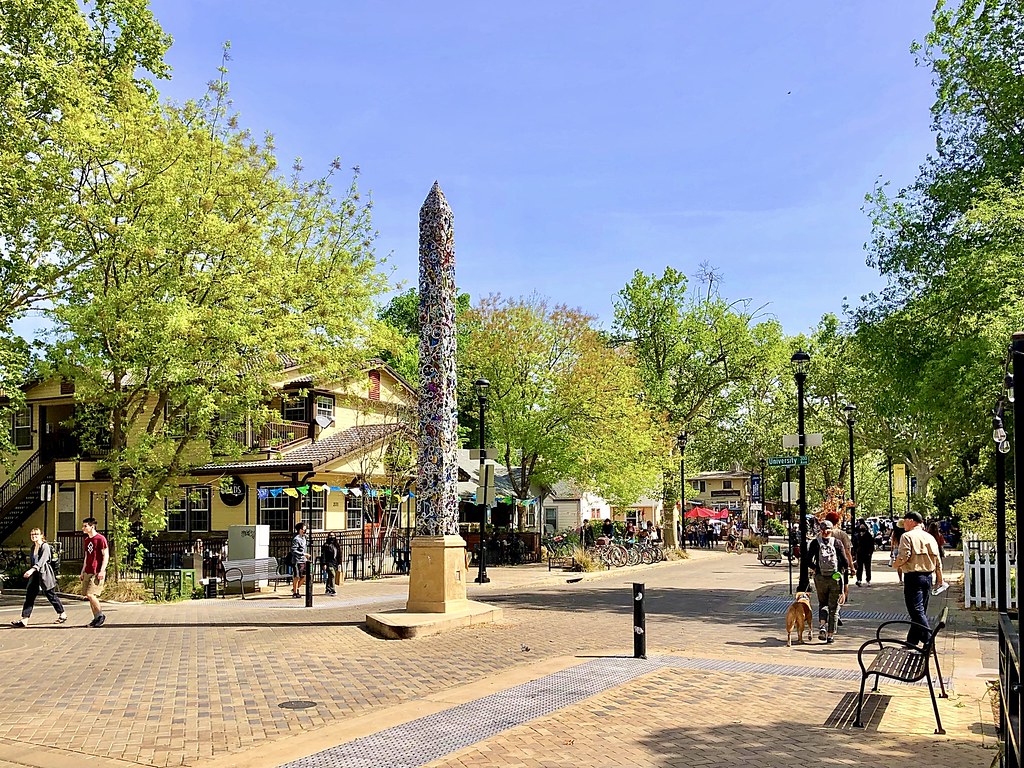 Davis, CA Exploring downtown Davis (including the Saturday… Flickr