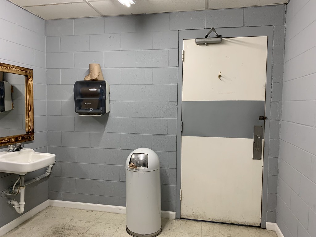 Taylor's Do It Center interior Taylor's Do It Center 475H… Flickr