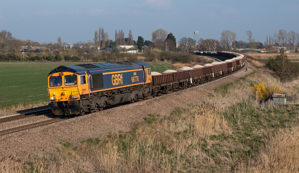 66776 Whittlesey GBRf 66776 seen approaching Ramsey Road… Flickr