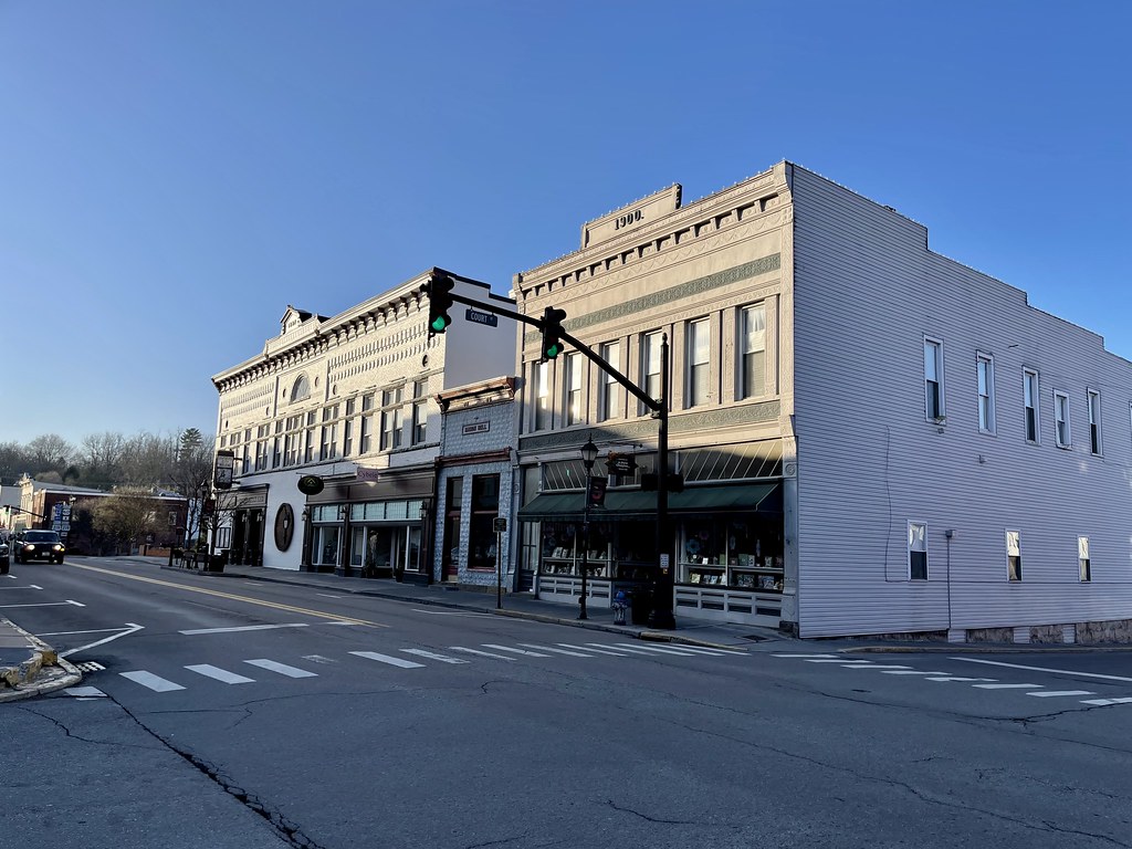 Downtown Lewisburg, West Virginia. City Hall at far left. Flickr