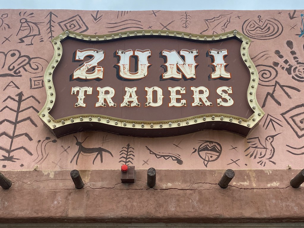 Zuni Traders Gallup, New Mexico jericl cat Flickr