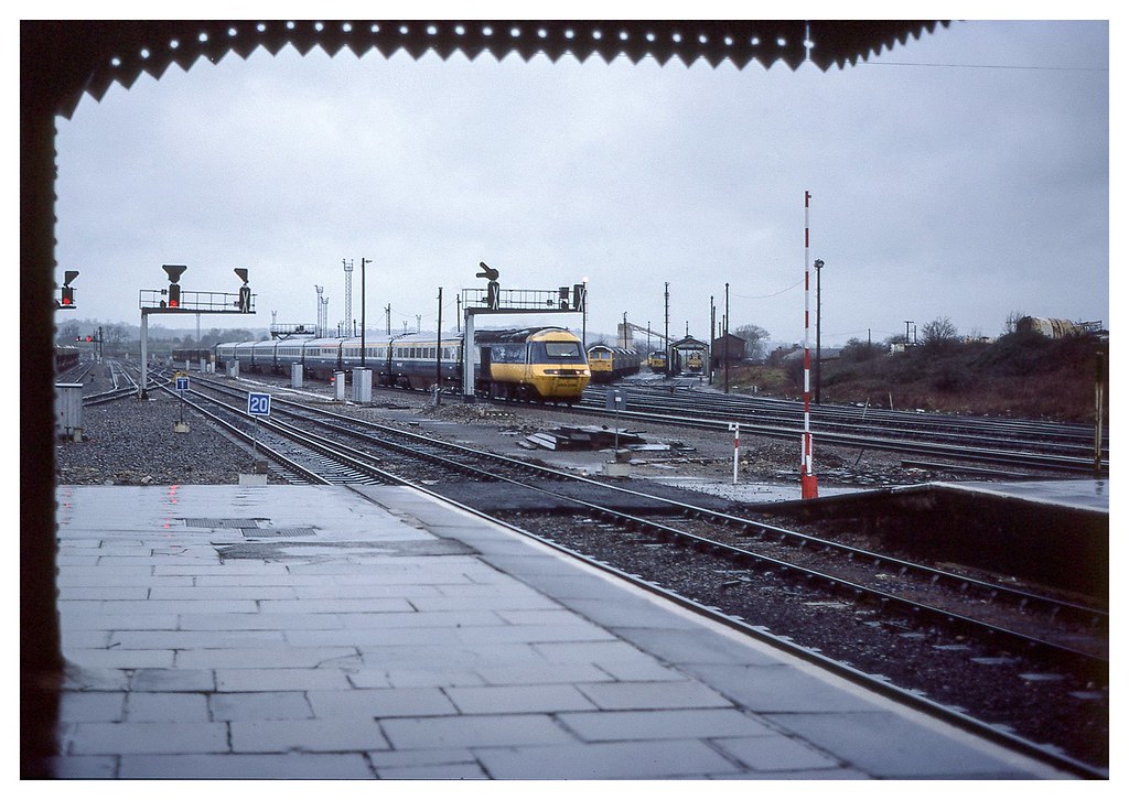 Westbury in transition I An up HST service arrives at West… Flickr