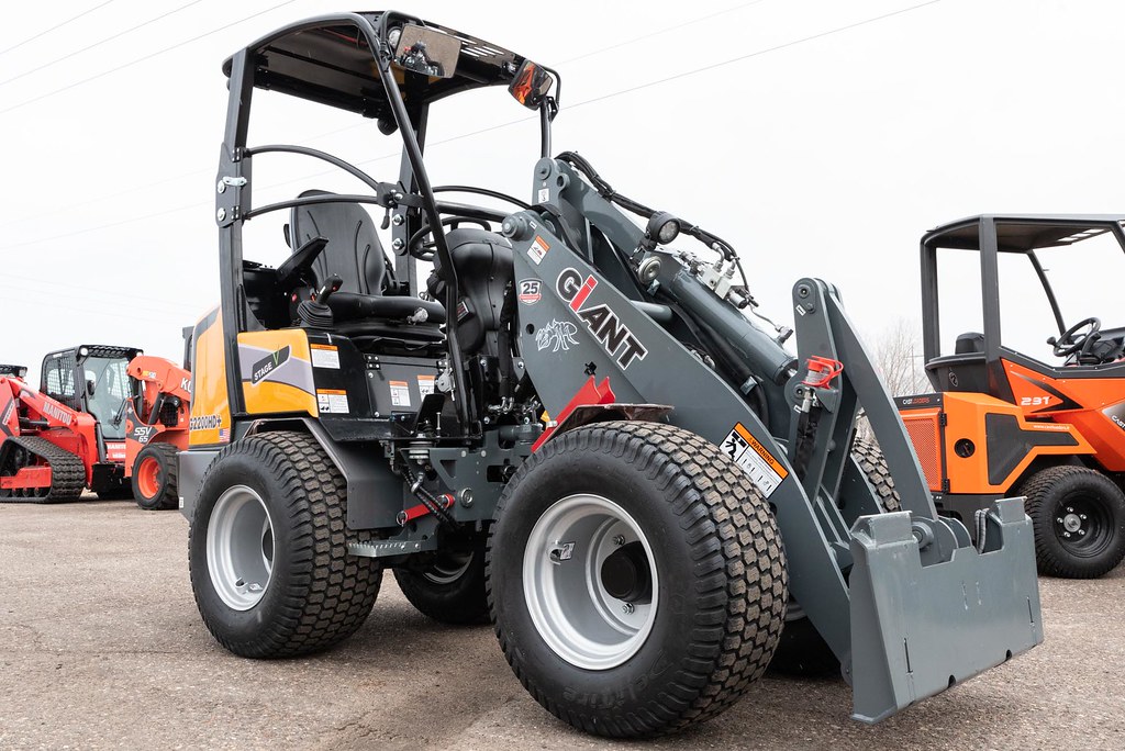 G2200HD+ at Top Notch Equipment G2200HD+ purchase from Top… Flickr