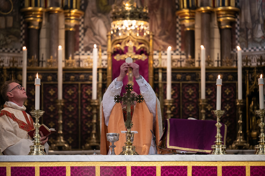 Thanksgiving Mass in Welsh © Catholic Church