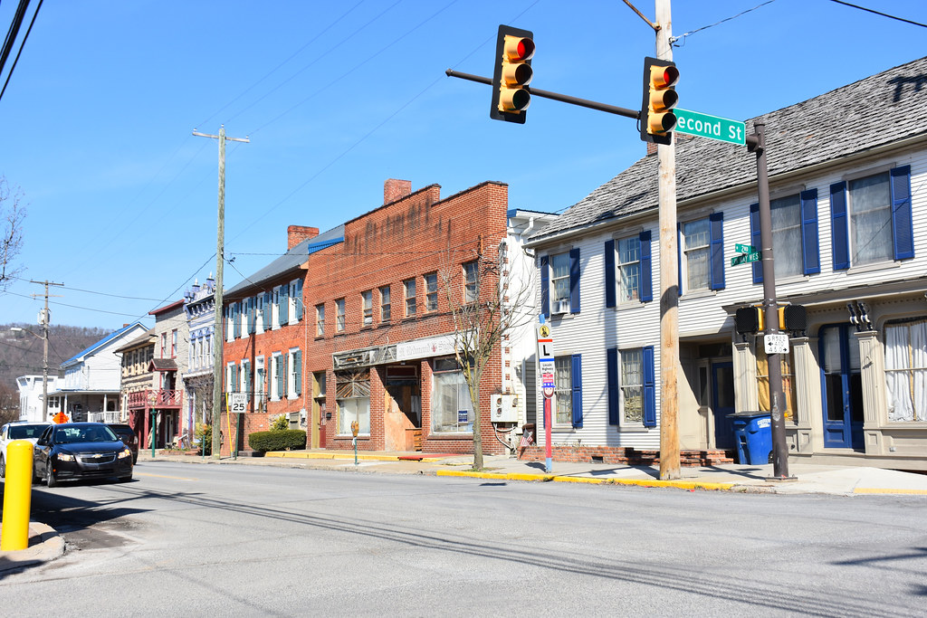 McConnellsburg, PA 2nd Street and Lincolnway West Marc… Flickr