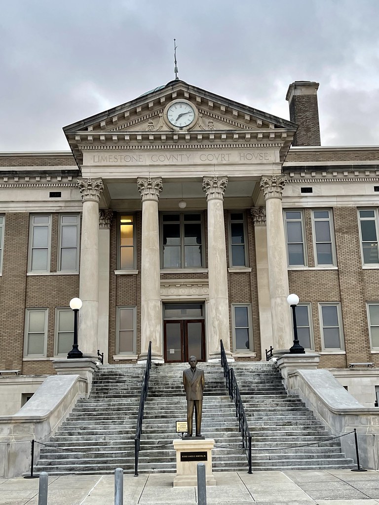 Front entryway of Limestone County Courthouse in Athens, A… Flickr